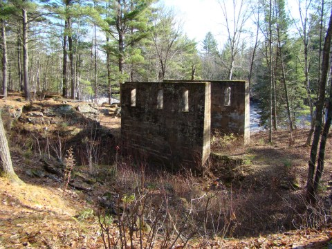 The Spooky Minnesota Hike That Will Lead You Somewhere Deserted