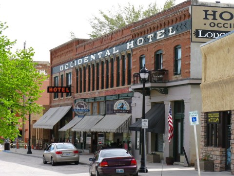 The History Behind This Remote Hotel In Wyoming Is Both Eerie And Fascinating