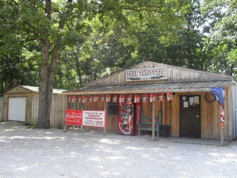 This Remote Roadhouse In Illinois Serves Epic Bloody Marys You Have To Try