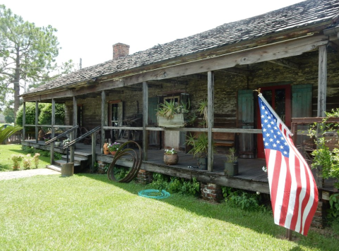 The Remote Cabin Restaurant Just Outside of New Orleans That Serves Up The Most Delicious Food