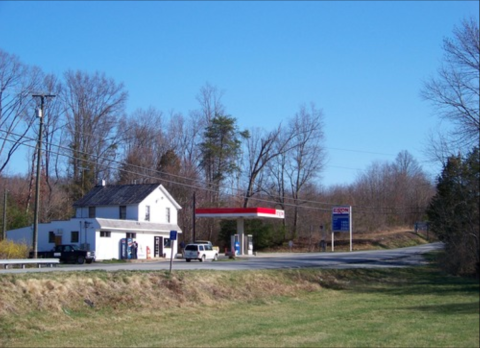 The Best Fried Chicken In Virginia Actually Comes From A Small Town Gas Station