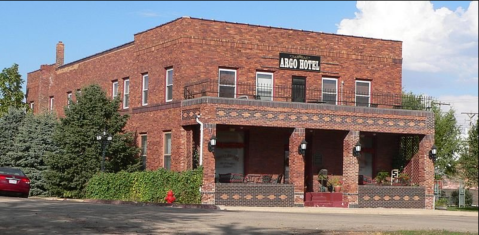 The History Behind This Remote Hotel In Nebraska Is Both Eerie And Fascinating