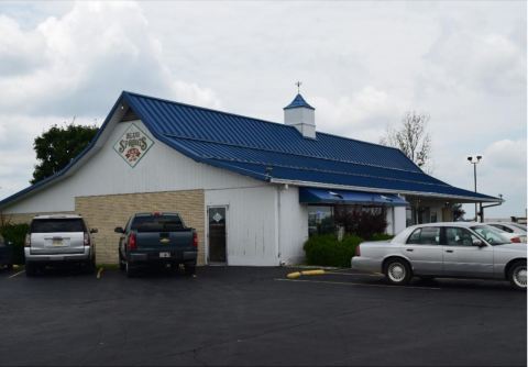 This Little-Known Roadside Restaurant In Illinois Makes A Foot-High Lemon Meringue Pie