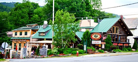 This Small Town New York Pub Has Some Of The Best Food In The Northeast