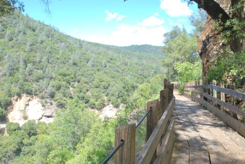 The Beautiful Bridge Hike In Northern California That Will Completely Mesmerize You