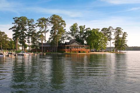 7 Lakeside Restaurants In Alabama You Simply Must Visit This Time Of Year