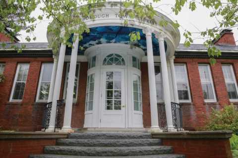 The Oldest Free Public Library In The World Is Here In New Hampshire