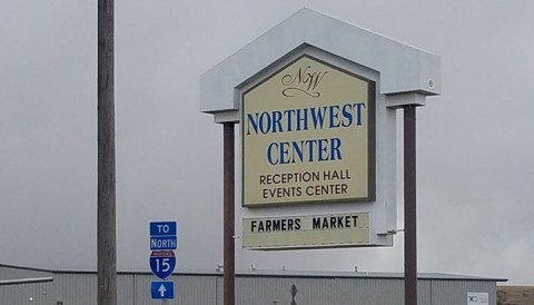 A Trip To This Gigantic Indoor Farmers Market In Montana Will Make Your Weekend Complete