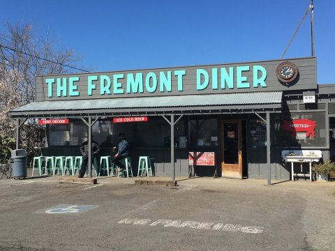 The Roadside Diner In Northern California With The Best Biscuits And Gravy In The World