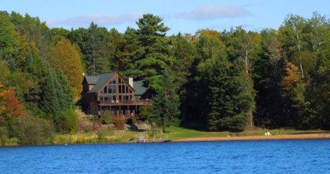 A Night At These 12 Beautiful Wisconsin Beach Houses Will Put You On Cloud 9