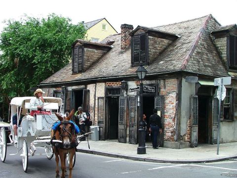 7 Bars In New Orleans That Are Loaded With Fascinating History