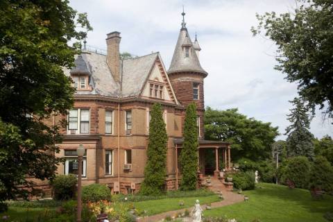 This Castle Restaurant In Michigan Is A Fantasy Come To Life