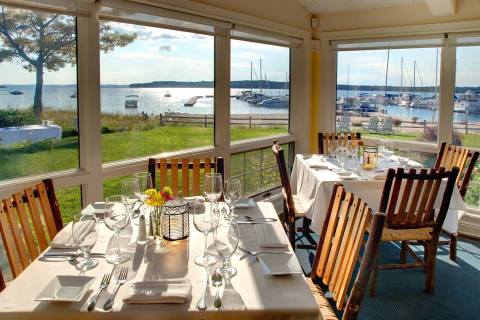 This Ridiculously Scenic Waterfront Restaurant In Michigan Is Seafood Paradise