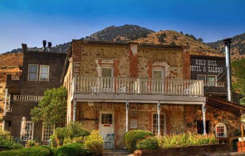 Spend The Night At Nevada's Oldest Hotel For A One-Of-A-Kind Experience