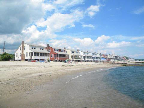 This Longstanding Seaside Resort In Connecticut Is The Perfect Family Getaway