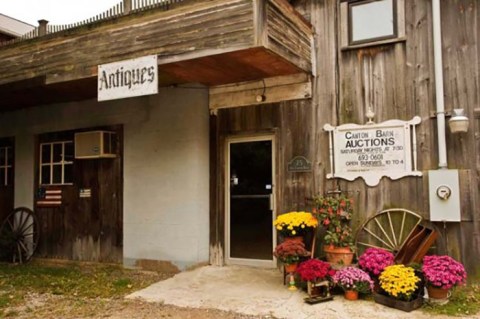 This Auction Barn In Connecticut Is One Of The Best Places To Go Antique Hunting