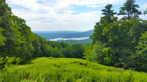 The Easy Trail In Massachusetts That Will Take You To The Top Of The World