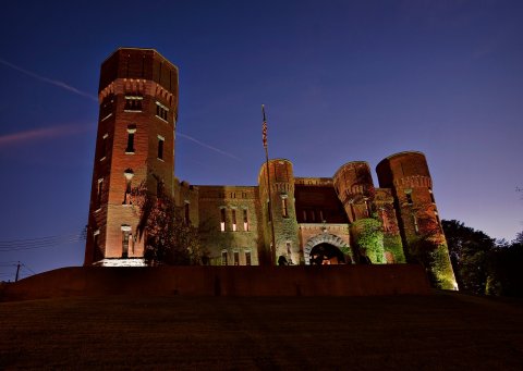 A Night At This New York Castle Is Nothing Short Of A Real Life Fairytale