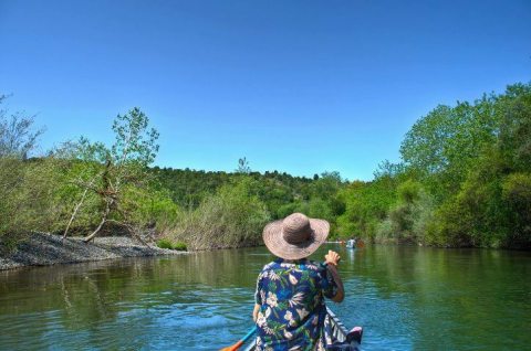 Take This Lazy River Canoe Trip In Northern California For Some Peace And Quiet