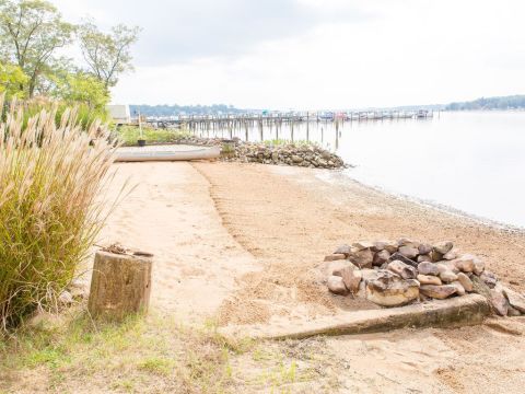 This Dreamy Maryland Cottage Has Its Own Private Beach And You’ll Never Want To Leave﻿