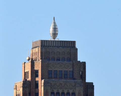 The Fascinating Story Of The Wisconsin Building That Forecasts The Weather With Colors