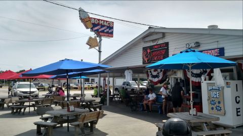 Blink And You'll Miss These 10 Tiny But Mighty Restaurants Hiding In Indiana