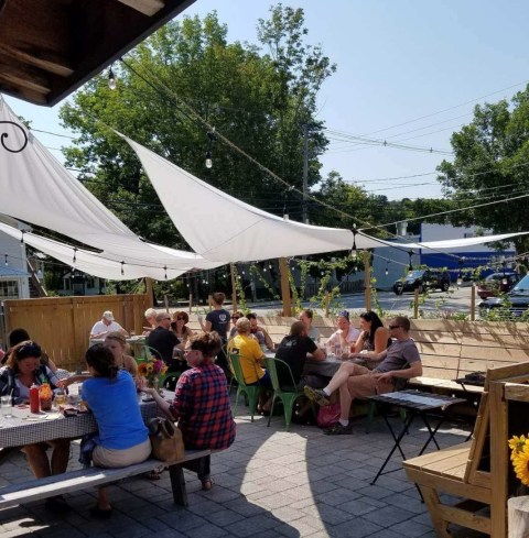 This Pub In Rural Maine Serves The Best Food In The State