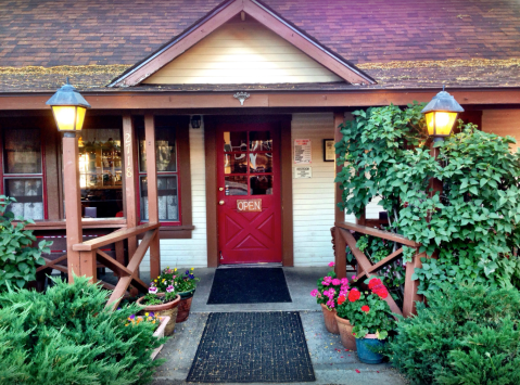 This Old-School Italian Restaurant In Small Town Southern California Serves The Best Comfort Food On The Planet