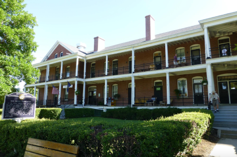 One Of Nebraska's Most Beautiful Hotels Is Hiding Inside A State Park