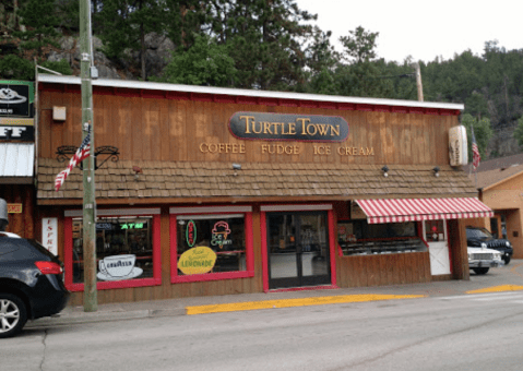 The Old-Fashioned Ice Cream & Candy Shop In South Dakota That's Simply To Die For