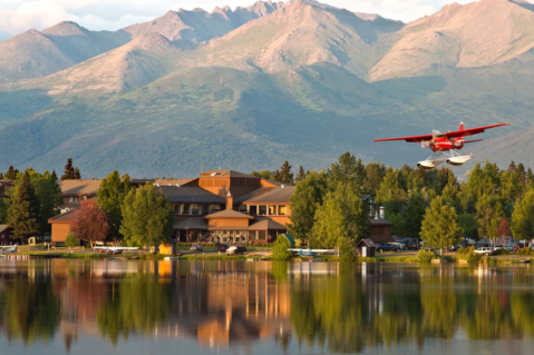 6 Lakeside Restaurants In Alaska You Simply Must Visit This Time Of Year