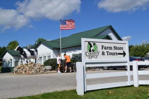 The Dairy Farm Tour In Michigan That Makes For A Perfect Family Day Trip