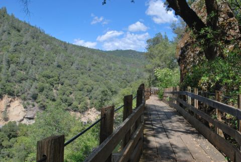 8 Easy, Breezy Summer Hikes In Northern California That Will Overwhelm You With Natural Beauty