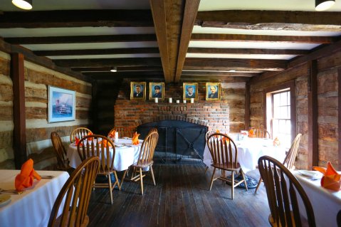 The Remote Cabin Restaurant In Missouri That Serves Up The Most Delicious Food