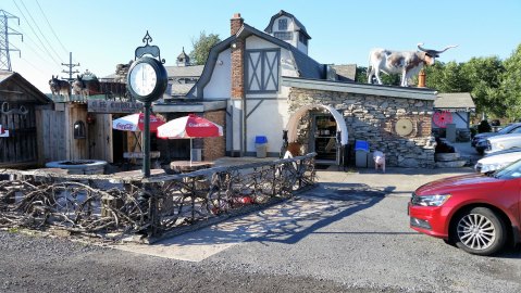 This Western-Themed Restaurant Is Home To Some Of The Best BBQ In New York