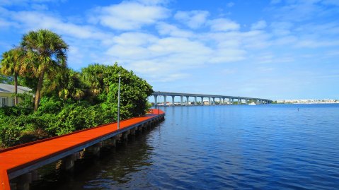 The Magical River Walk In Florida That Will Transport You To Another World