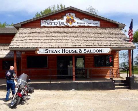 The Remote Cabin Restaurant In Iowa That Serves Up The Most Delicious Food