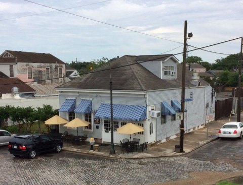 This Funky Little Restaurant Near New Orleans Is A True Hidden Gem