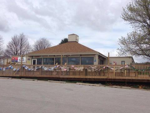 Watch Boats Come In At This Charming Dockside Restaurant In Nebraska