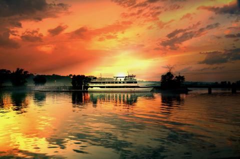 Have The Meal Of A Lifetime On This Stunning Wisconsin River Cruise