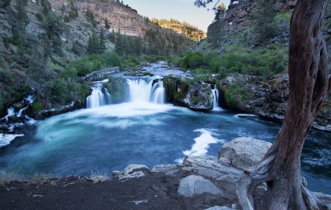 You’ll Want To Spend All Day At This Waterfall-Fed Pool In Oregon