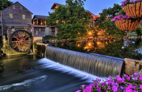 The Pies At This Historic Restaurant In Tennessee Will Blow Your Taste Buds Away