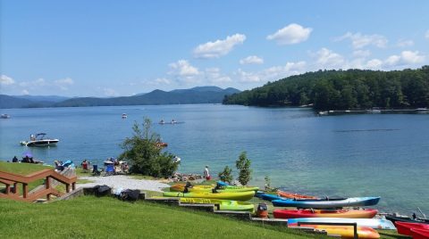 This Lake In South Carolina Has The Clearest Most Pristine Water In The State