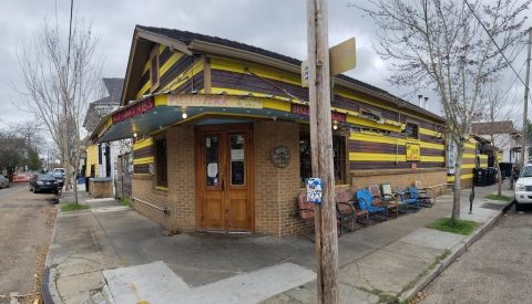 This Kitschy Cabin In New Orleans Serves The Most Mouthwatering BBQ