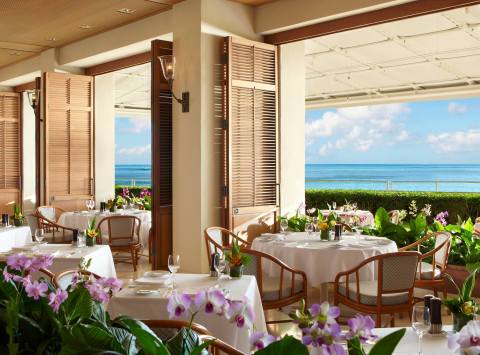 This Oceanfront Restaurant In Hawaii Serves The Best Sunday Brunch Ever