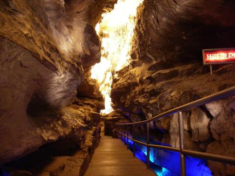 You've Never Had A Waterfall Adventure Quite Like This One In Tennessee