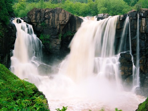 Minnesota's Niagara Falls Is Too Beautiful For Words