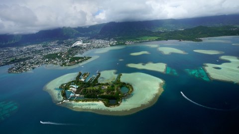 Most People Don't Realize This Secret Hawaiian Island Even Exists