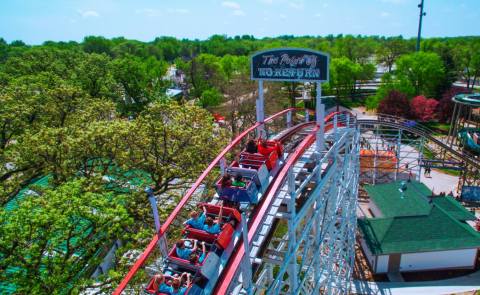 The Beachfront Attraction In Iowa You'll Want To Visit Over And Over Again