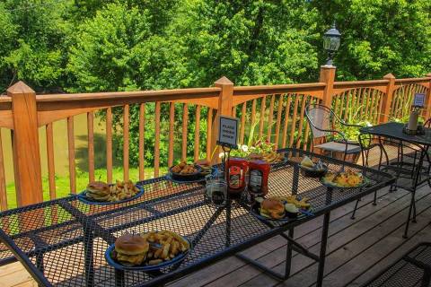 The Riverfront Burger Joint In Kentucky That Will Make Your Mouth Water